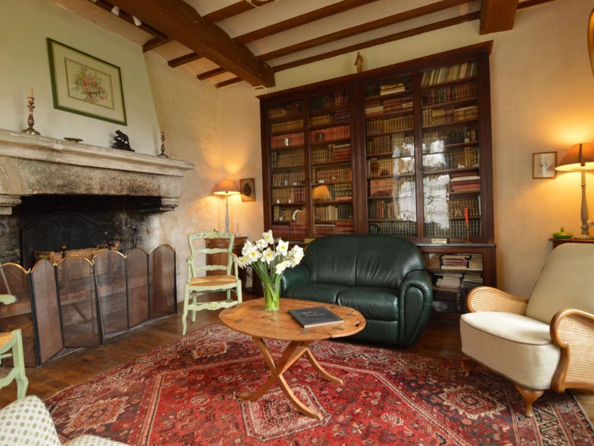 Magnificent Holiday Home With Pool Saint-Paul-du-Bois Szoba fotó
